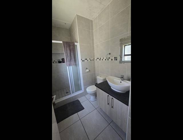2 BEDROOM PROPERTY TO RENT IN VICTORY PARK